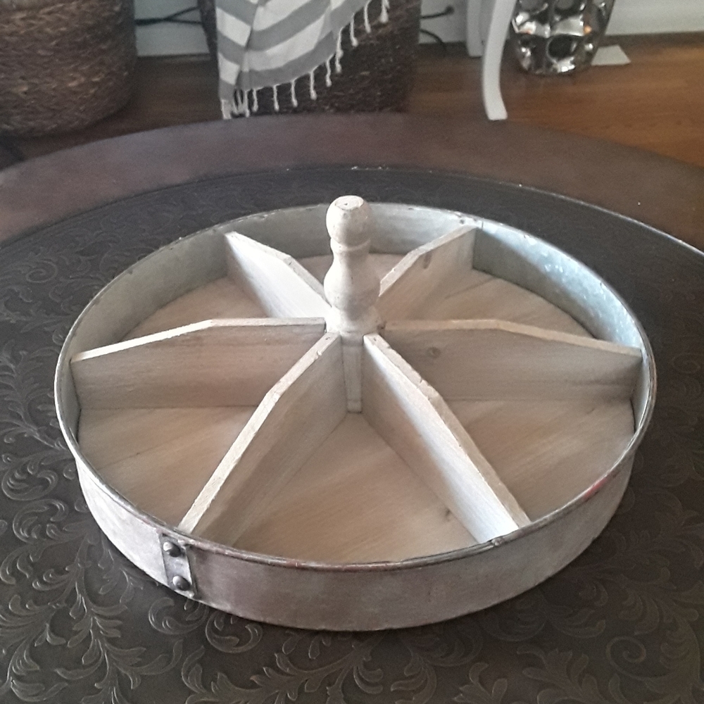 FARMHOUSE TRAY